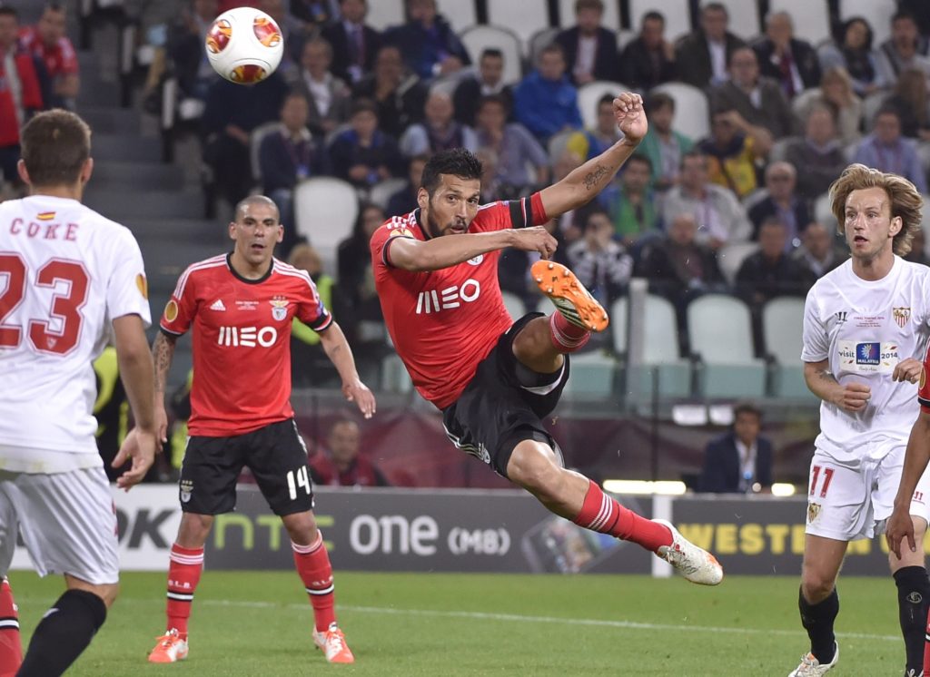 Liverpool signing this 34-year-old free agent star would be the right way to go given Van Dijk injury