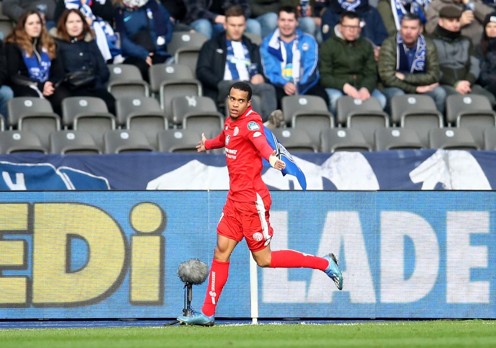 Robin Quaison has entered the final year of his contract with Mainz (Getty Images)
