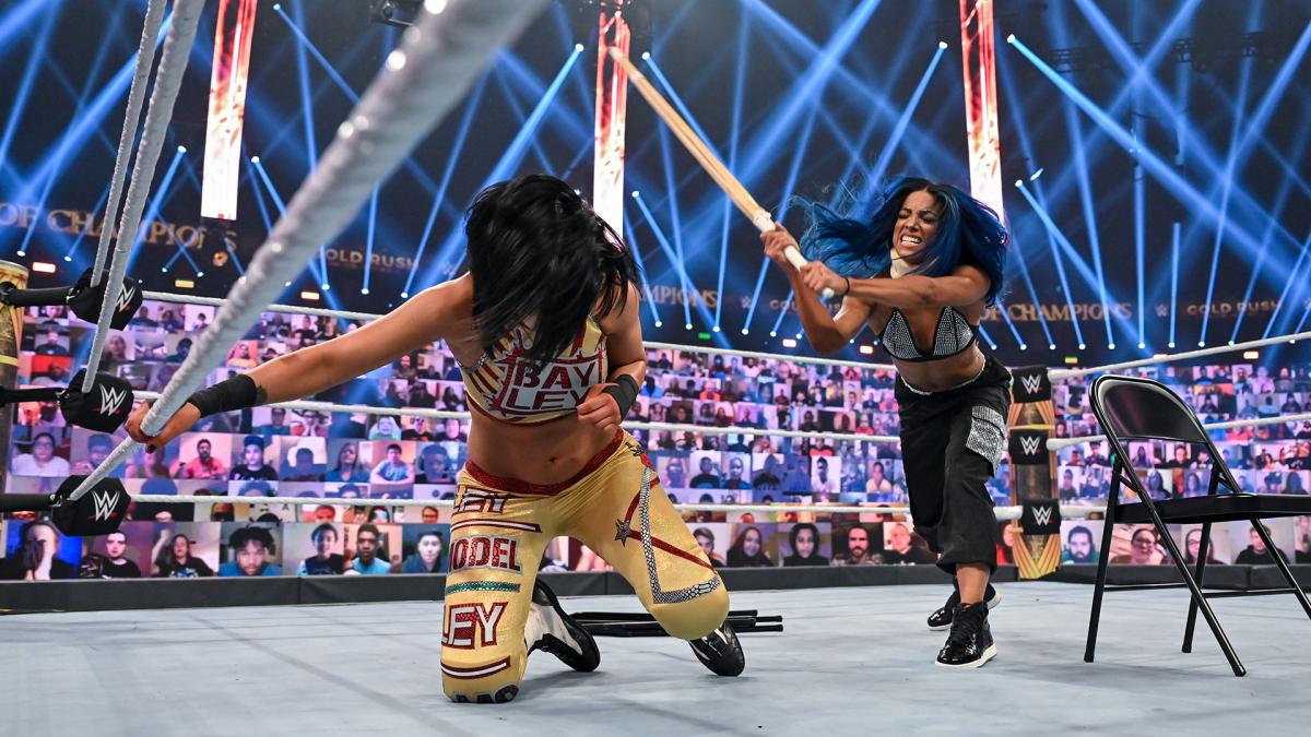 Sasha Banks attacked Bayley on her WWE return