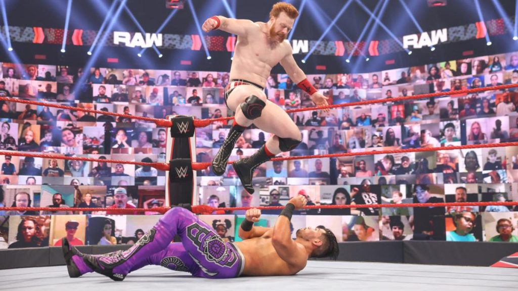 Sheamus and Humberto Carrillo before the sunset flip resulted in a possible injury for the latter. (WWE)