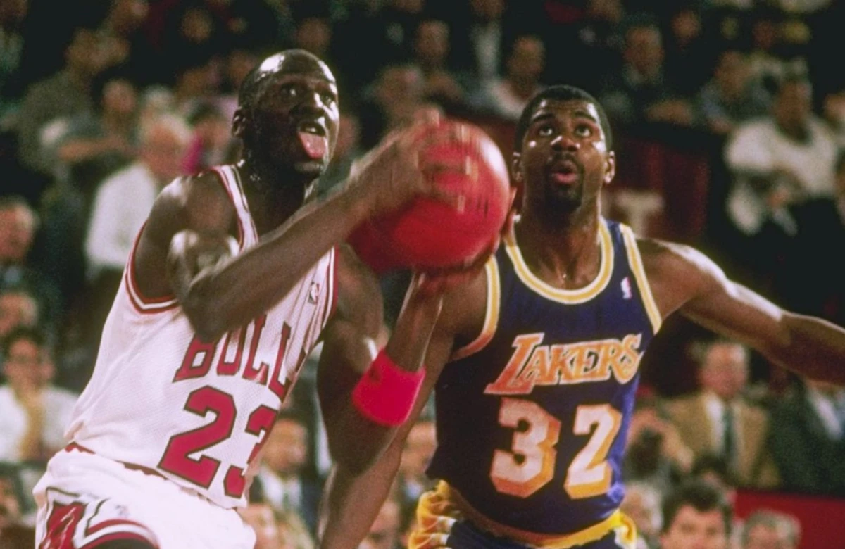 Magic Johnson tells a crazy story about Michael Jordan's famous shrug in  the 1992 NBA Finals – NBC Sports Chicago