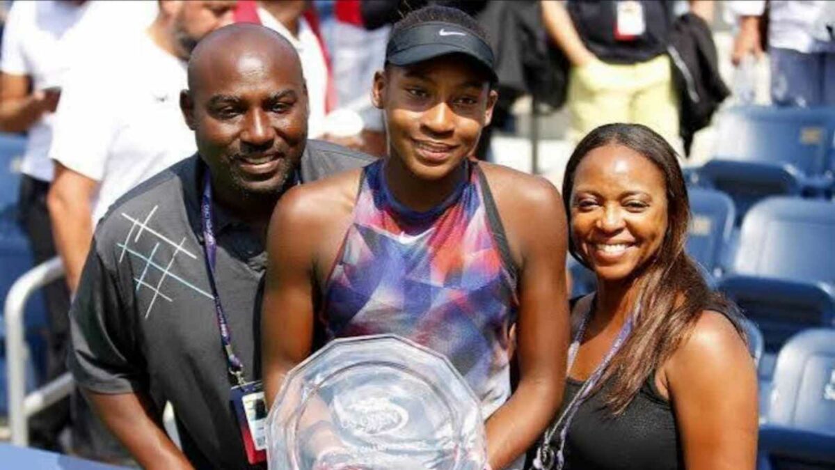 Coco Gauff with parents