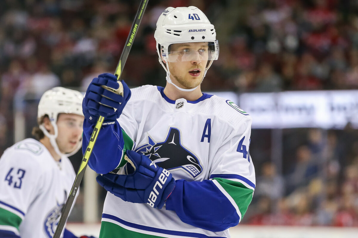 Elias Pettersson signs a historic NHL deal with the Vancouver Canucks - What's his new Salary? 2 Elias Pettersson Canucks