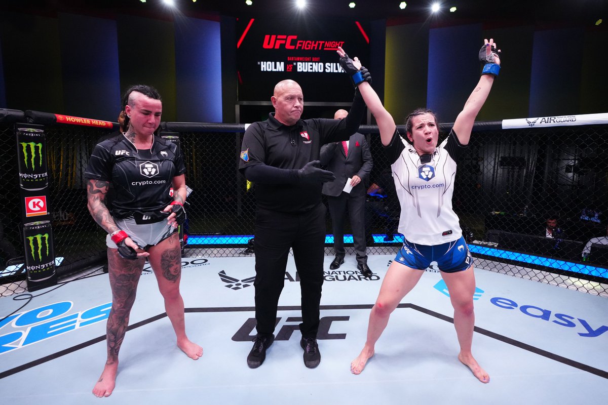 Ailin Perez celebrates her win at UFC Vegas 77