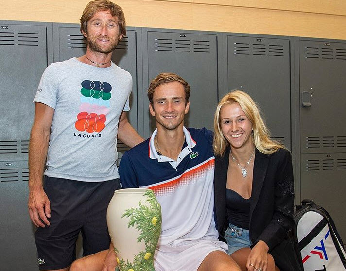 Gilles Cervara with Daniil Medvedev and wife