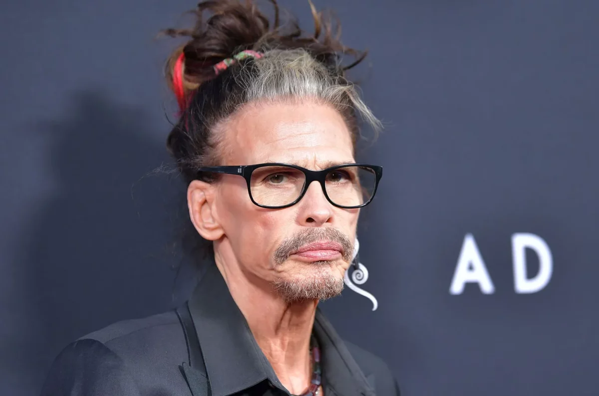 Steven Tyler Health problems What problems has the Aerosmith singer