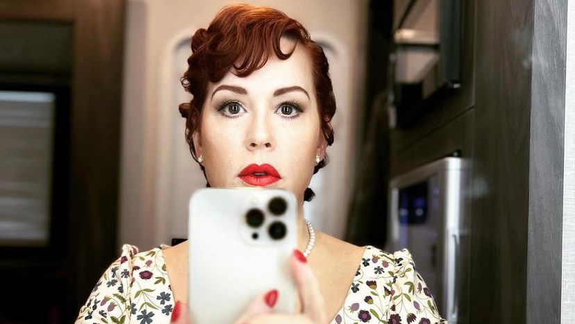 Molly Ringwald’s Net Worth, Career, Personal Life and More