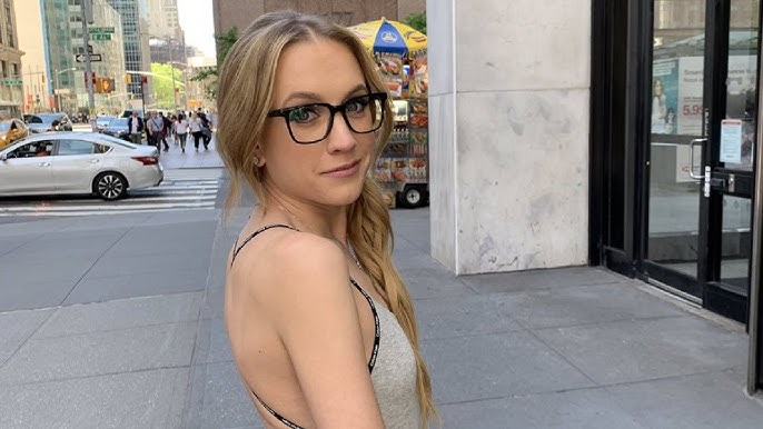 Is Kat Timpf pregnant? What did columnist say about pregnancy?