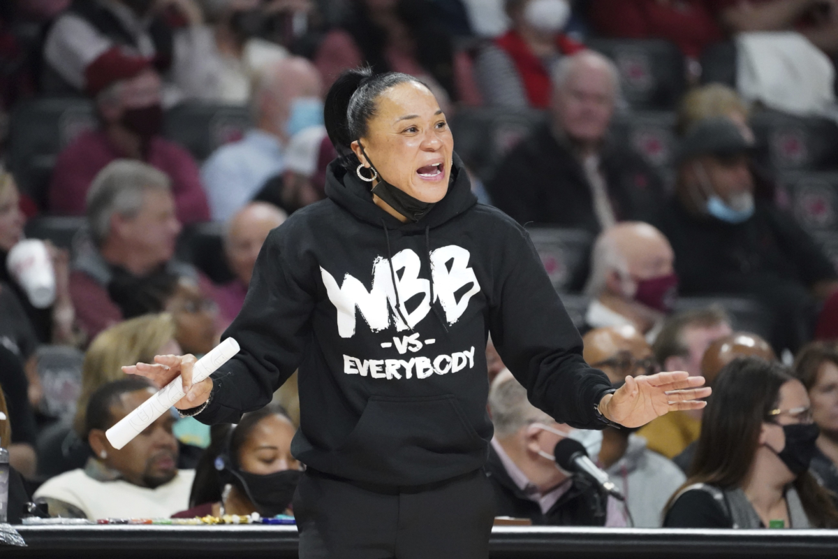 Is Dawn Staley Married?: Who Is Lisa Boyer To Her? - TRAN HUNG